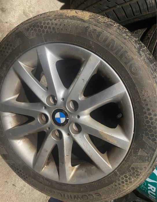 Vendo 4 jantes com pneus em bom estado