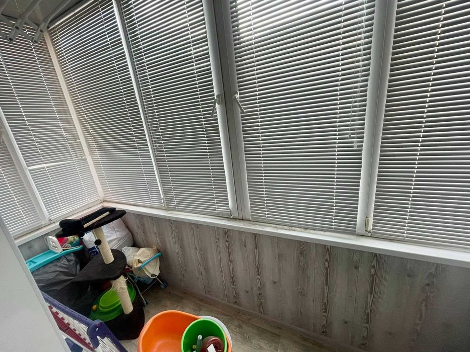 Продам великогабаритну трикімнатну квартиру. Центр. Закритий двір .