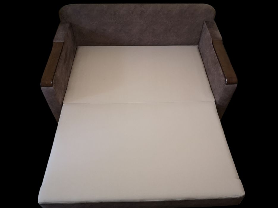 Комфортний диван в ідеальному стані