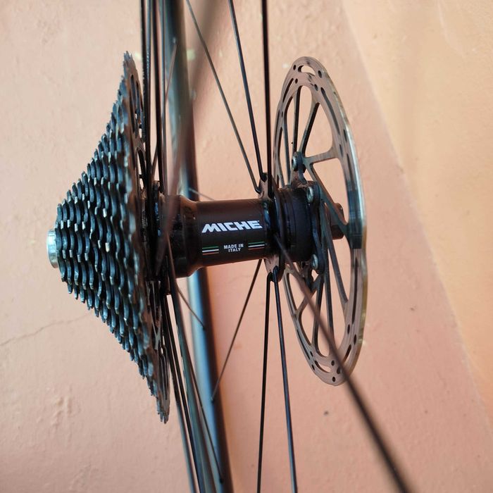 Roda traseira Miche Reflex DX 700c Tubeless (cassete + disco)
