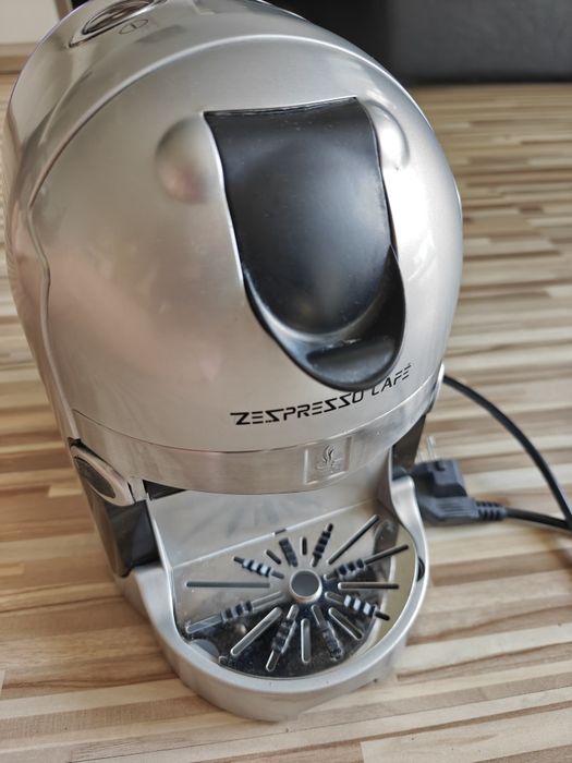 Ekspres do kawy kapsułkowy na kapsułki zespresso