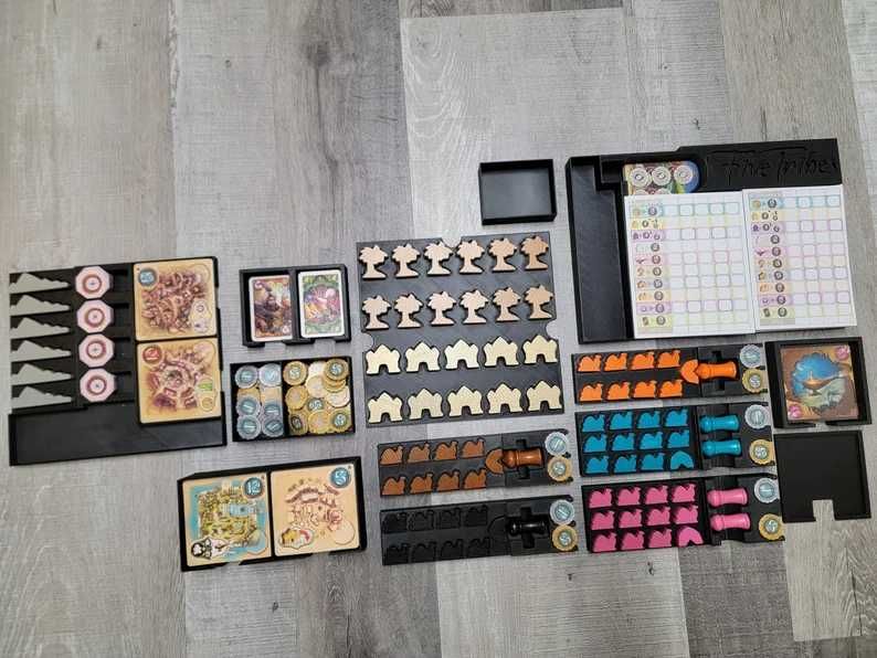 Insert organizer do gry Five Tribes Pięć Klanów mieści wszystkie dodatki