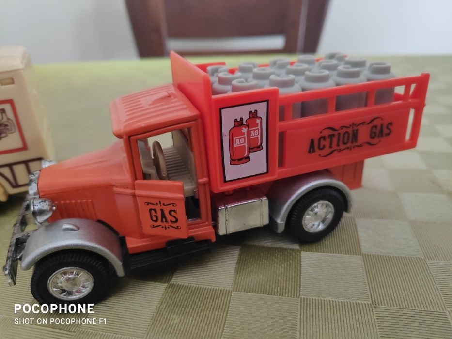 Carros Vintage - em metal