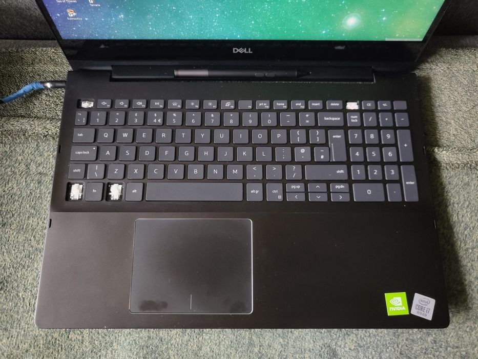 Dell Inspiron 15 7591 2w1 / 500gb / 16gb / i7 / mx250 W10
