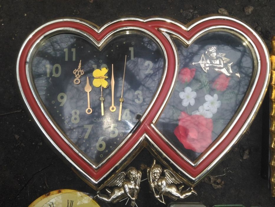 Часы часовой механизм стрелки стекло корпус скульптуры фигур циферблат