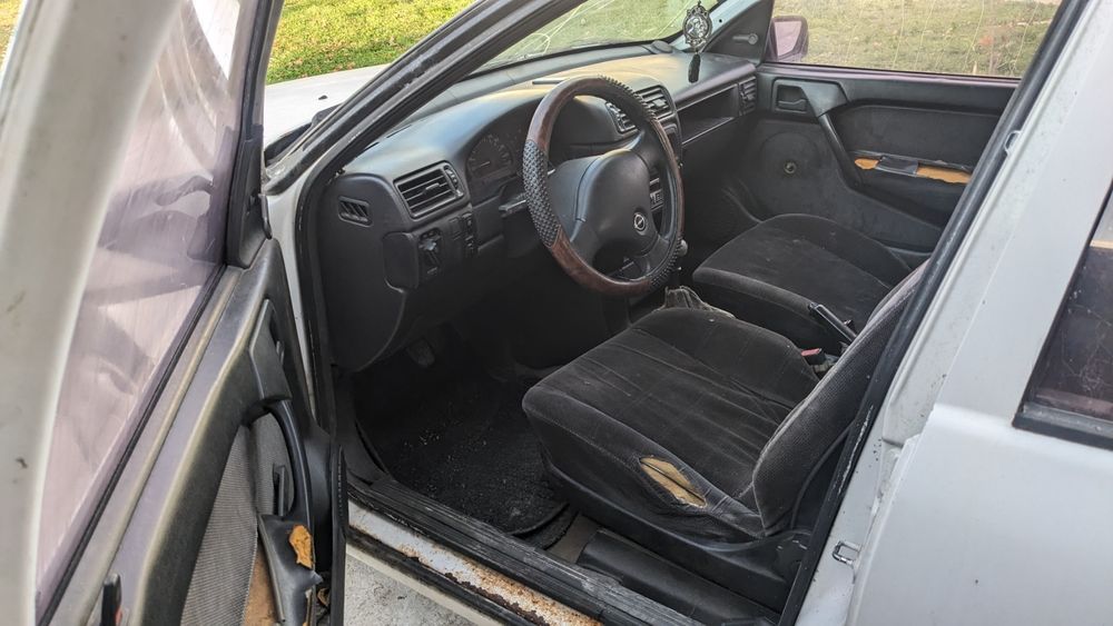 продам Опель машину 1990 року