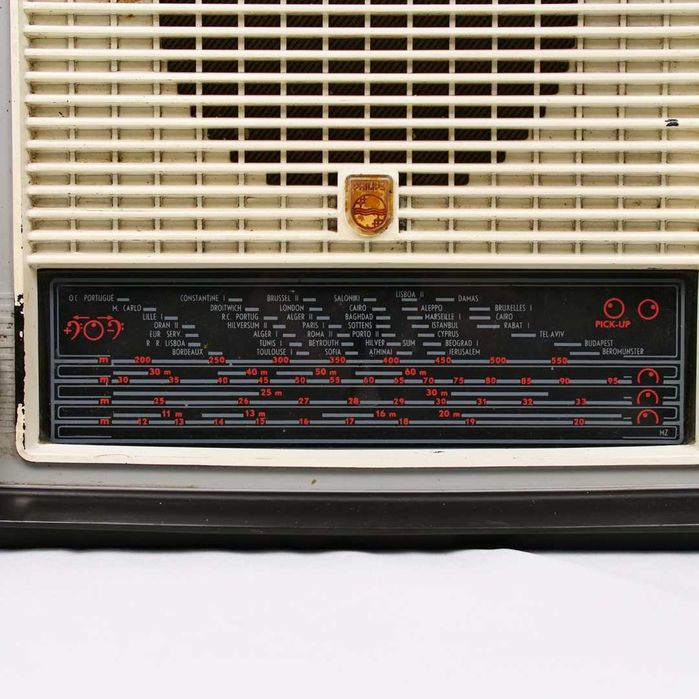 Rádio a válvulas Philips B4X67Z