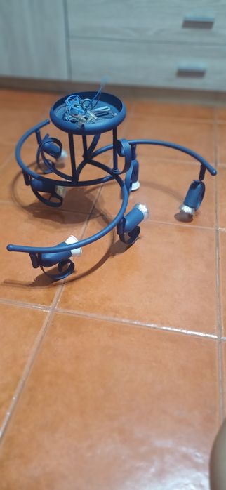 Candeeiros de teto e mesa