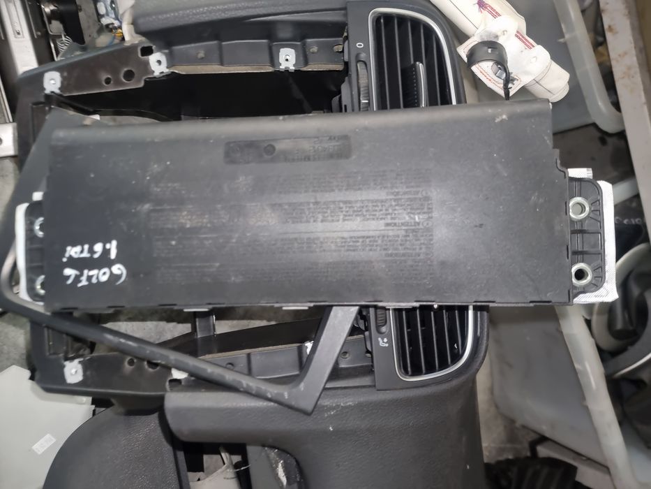Tablier com air bgs Volkswagen Golf 6 1.6 tdi