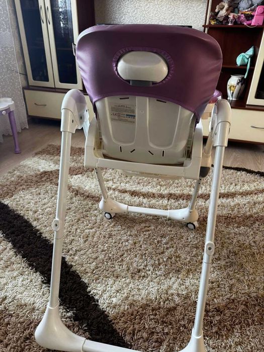 Стілець для годування
