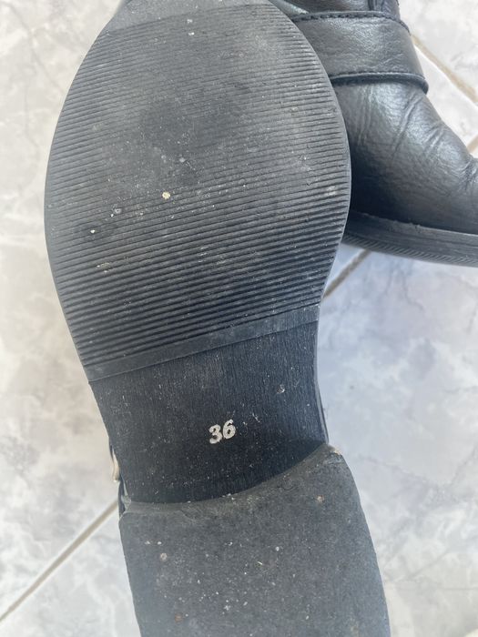 Botins/botas salsa com apliques