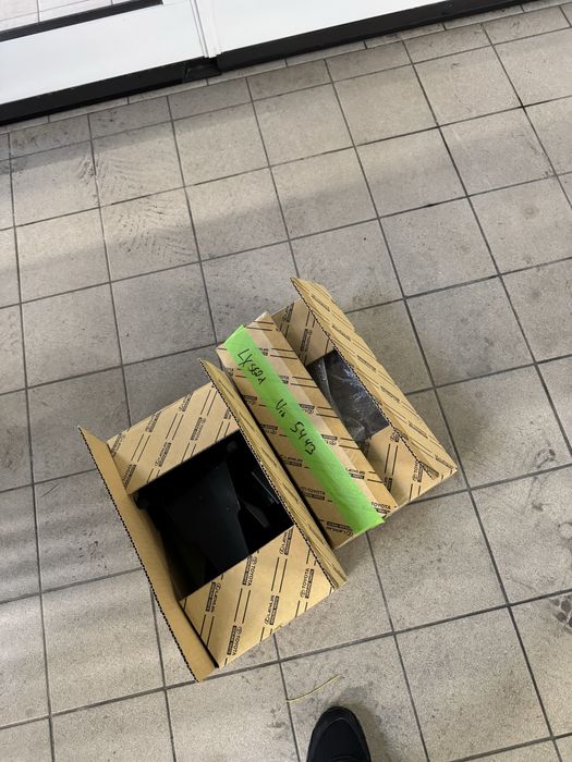 Продам передний бампер (губа, решетка)LEXUS LX 500d/600