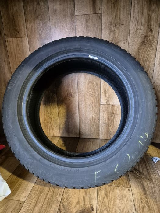 205/60/17 Pirelli para zima 7mm 16r