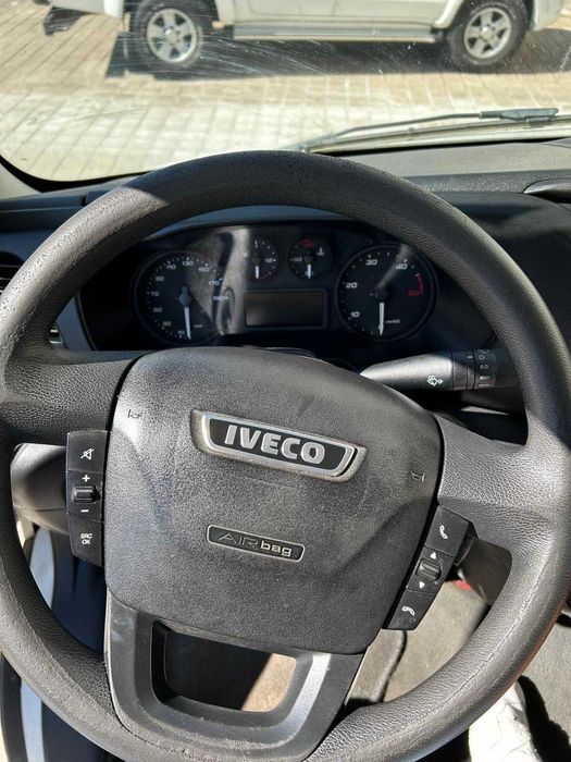 Iveco 3.0 – 3 Lugares | Muito Bem Estimada | Ar Condicionado