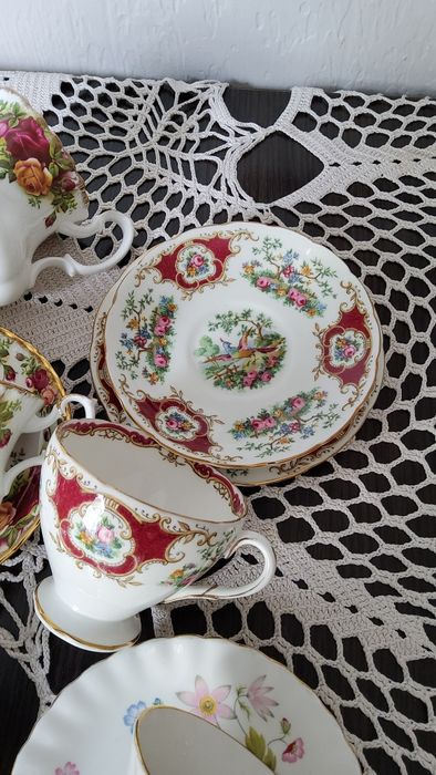 Чайна пара чашка  Royal Doulton Albert Leonardo Worcester