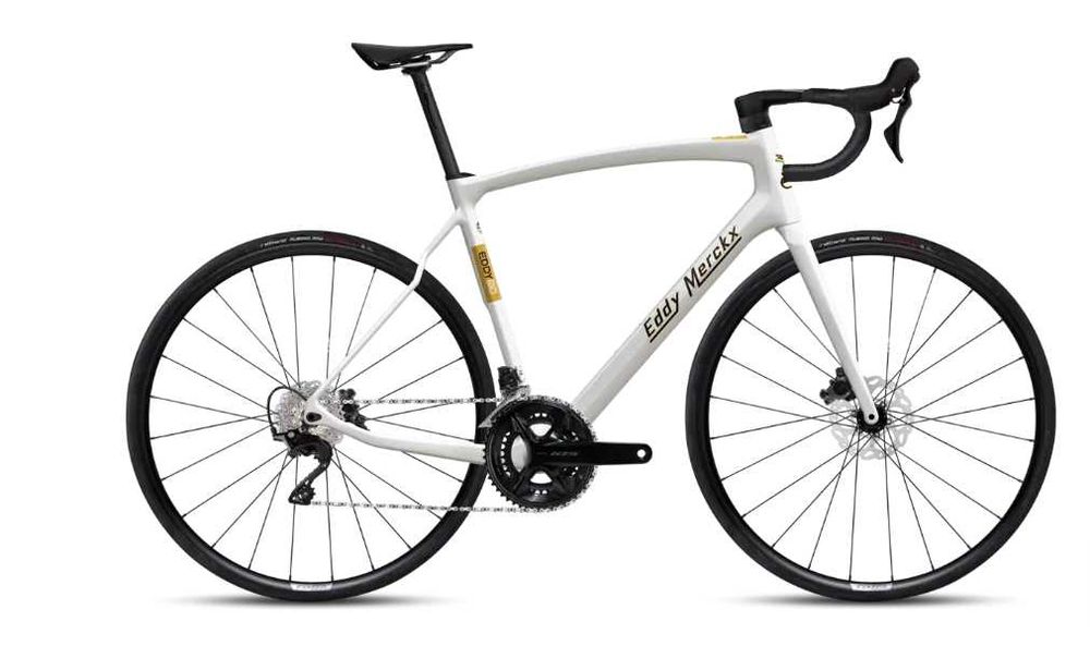 Rower szosowy Carbon Eddy Merckx Mendrisio Shimano 105 2x12s Selle Italia Deda Karbonowy kokpit zintegrowany