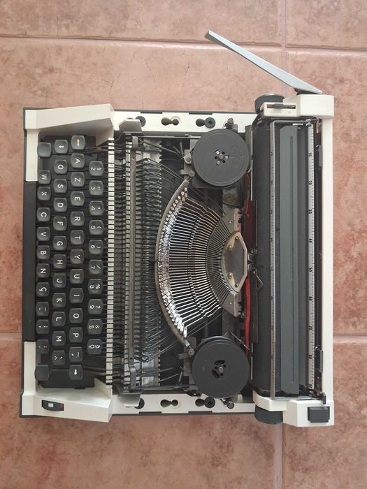Máquina de escrever antiga