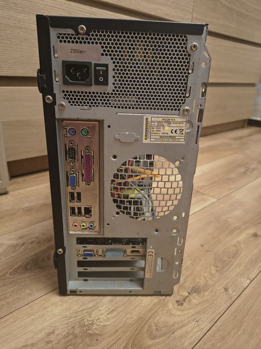Tani Komputer Core 2 Quad Q9400, 4GB RAM, GTX 750 2GB, SSD, Windows