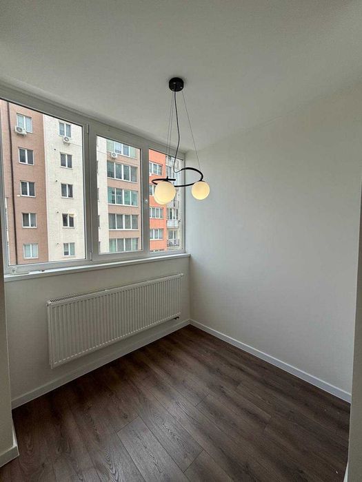 Трикімнатна квартира з ремонтом в центрі міста_M