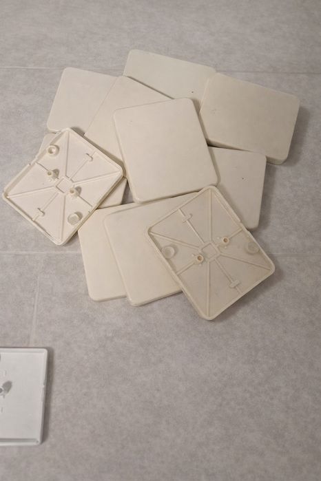 Vendo lote completo de espelhos, suportes e tampas de tomadas