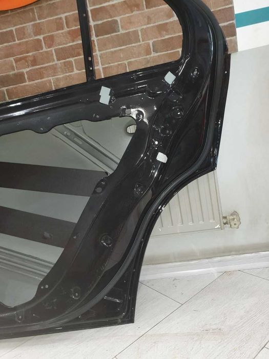 Двері голі задні праві Mercedes GLE W167