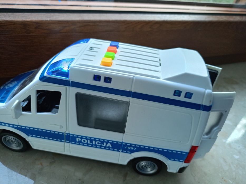 Policja z dźwiękiem i światłami