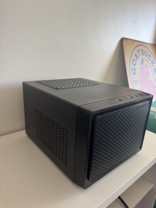 Computador j1900 com 3 Hard Drives