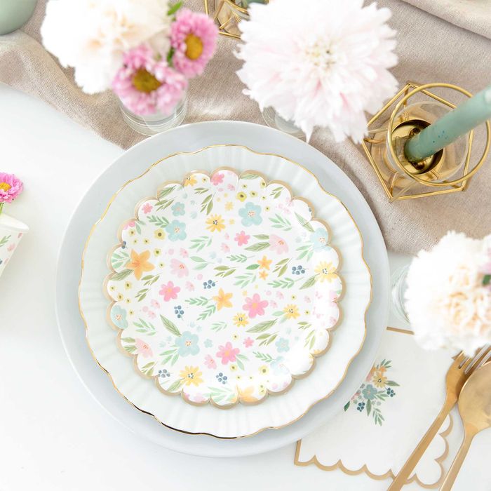 Serwetki papierowe jednorazowe "Kwiaty polne" 24cm/24cm 1opak./10szt.