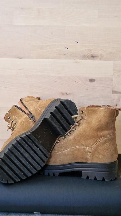 Botas cor camel (claro)