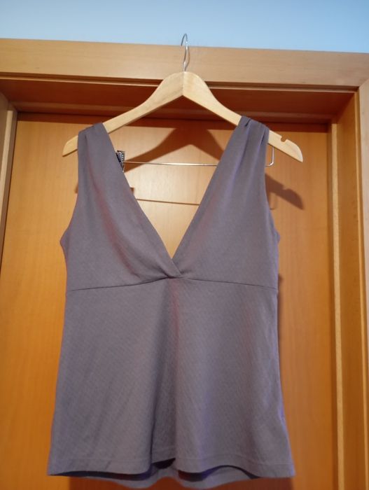 Top em tons lilás Mango