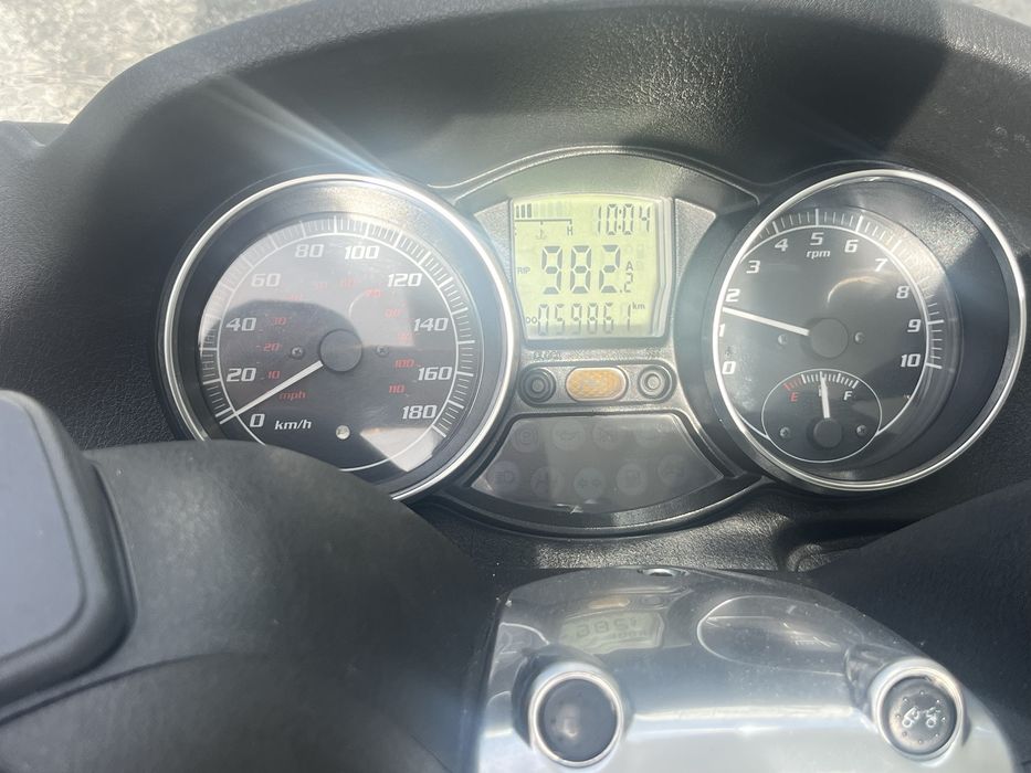 Vendo Piaggio MP3 400,