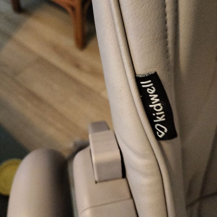 Krzeselko do karmienia poziomowane