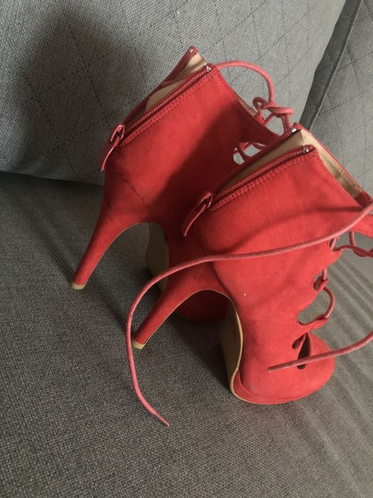 Buty na szpilce koralowe 39
