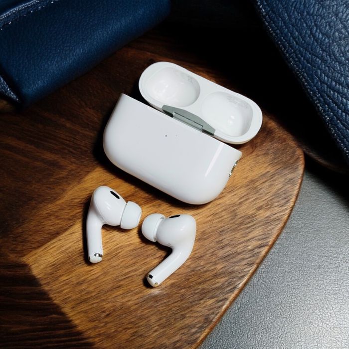 AirPods Pro 2 - słuchawki wireless z ANC do iPhone i Android