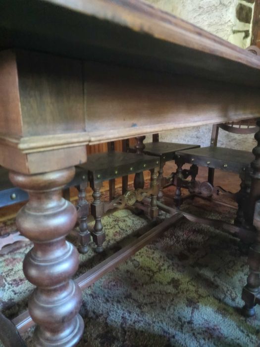 Mesa extensível + 8 cadeiras rústicas