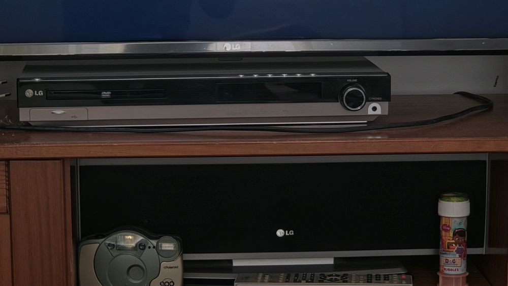 Home cinema LG 5.1 - DVD com comando + Subwoofer + 5 colunas