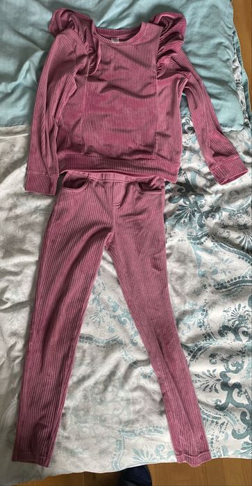 Ubrania dla dziewczynki na wiek 8-9 lat (134cm)