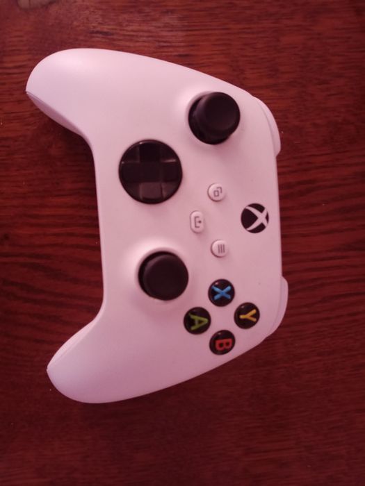 Xbox series S продам 2 геймапади