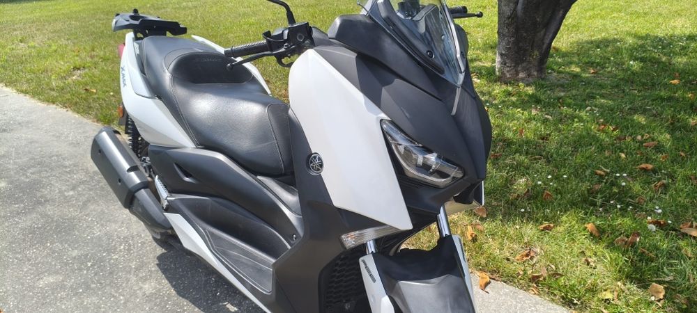 Yamaha X-Max 300