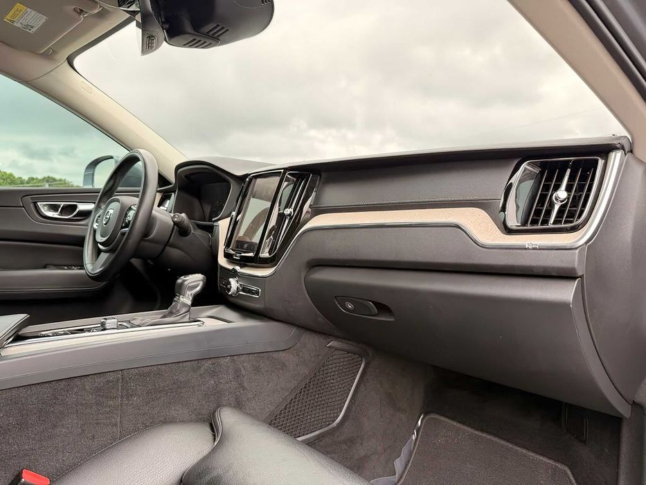 Volvo XC60      2017