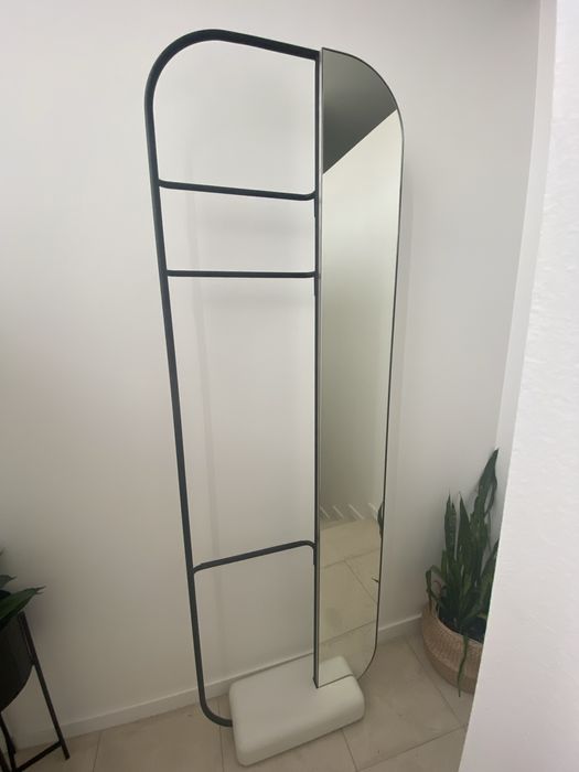 Peca decorativa com Espelho e charriot