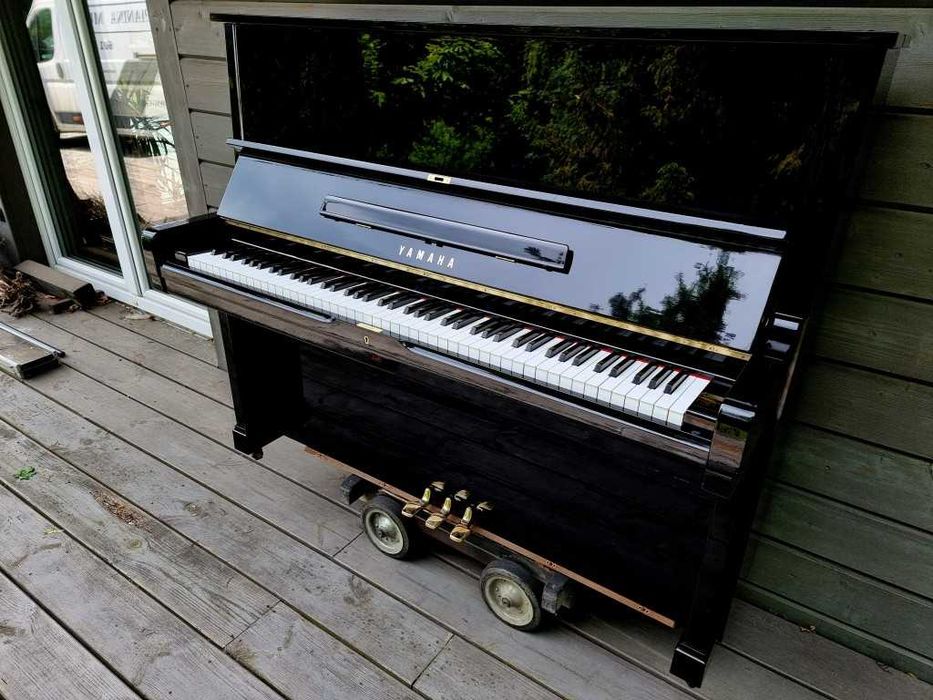 Pianino YAMAHA U2 127cm 1975r CZARNY POŁYSK