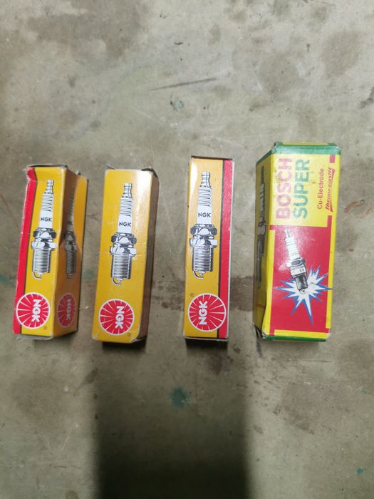 Velas NGK e da BOSCH