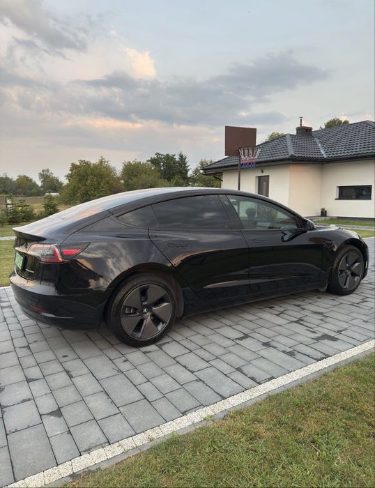 Tesla model 3 performance