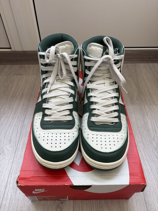Продаю кросівки Nike розмір 42(26,5см)