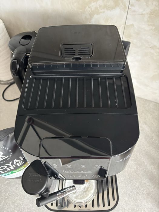 Кавомашина delonghi magnifica start