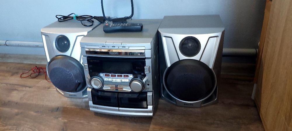 Wieża Philips- fw- c55 mini Hifi system + dwa głośniki