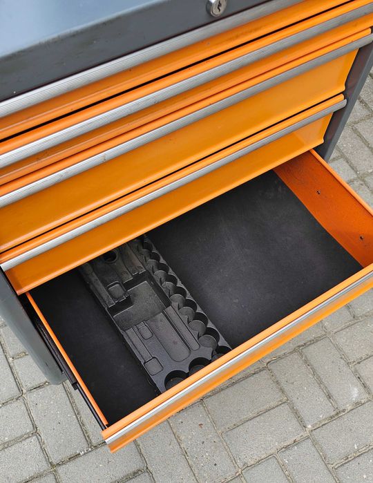 Sprzedam szafkę narzędziową na kółkach NEO