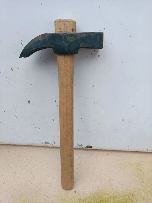 Martelo ,cinto ,porta pregos e metro alumínio