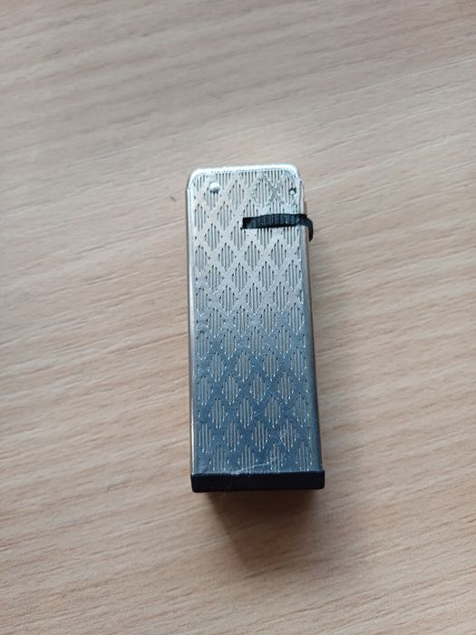 Zapalniczka metalowa gazowa z okresu PRL - producent PREMET